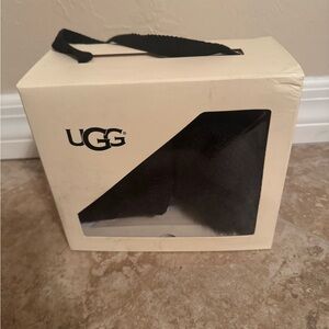 NWT: UGG Andi Slippers - Size 8 - Black